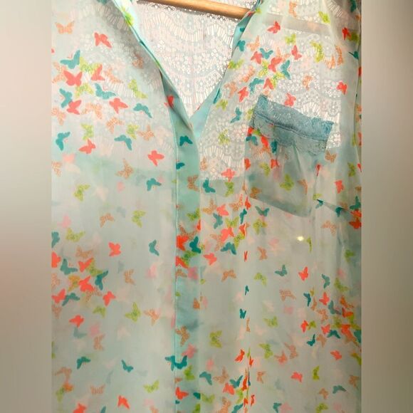 3/4 Sleeve Blue Butterfly Smock Style Blouse - Picture 6 of 7